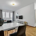 Metro Bemowo Comfort By Bookinghost Apartman Varsó