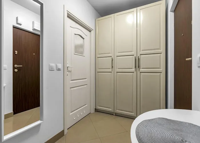 Metro Bemowo Comfort By Bookinghost شقة